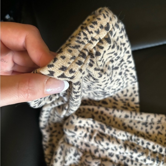 Cheetah Print Volcolm Pants - Picture 5 of 5
